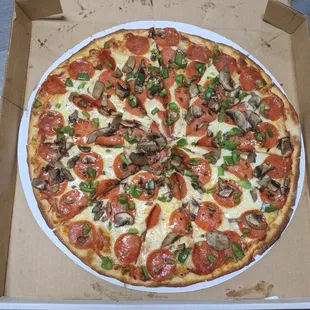 Thin crust pepperoni mushroom and green peppers