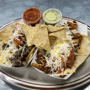 huge tacos but lacks flavor also kinda expensive for being almost $6.00 for tacos