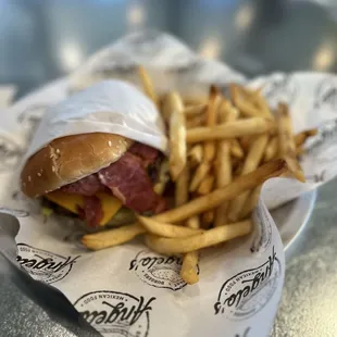Pastrami burger