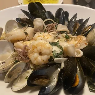 Pescatore in a White wine / Garlic sauce