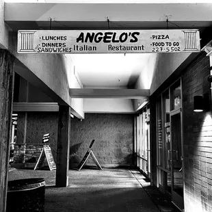 The old fashioned Angelo's sign.