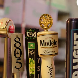 Have a glass of some classic draft beers. Enjoy a football, baseball, or hockey game while you enjoy your food.