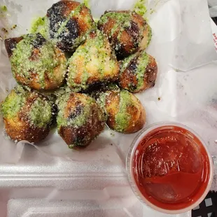 Garlic knots with marinara