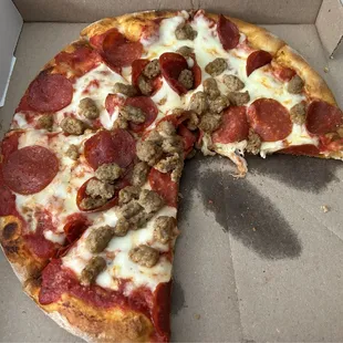 Medium Pepperoni &amp; Sausage