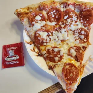 1 slice of pepperoni with extra cheese