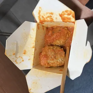 The absolutely yummy meatballs in marinara