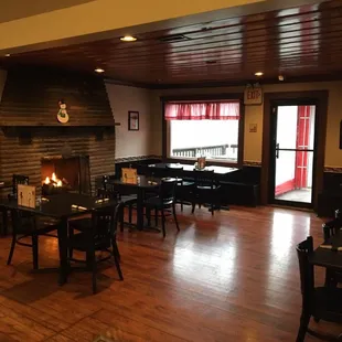 Cozy dining room accommodates 50+