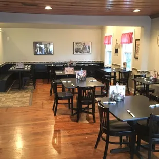 Cozy dining room accommodates 50+