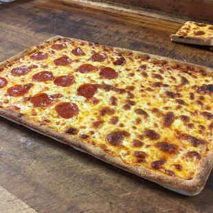 Come in for lunch and grab yourself some delicious hot slices!!