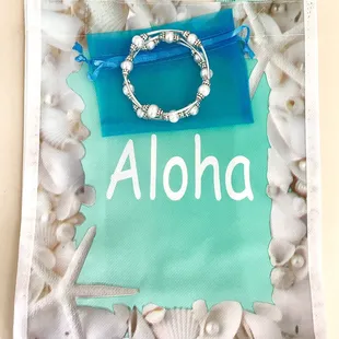 Love the handcrafted clothing and jewelry here!  They gave a nice jewelry pouch AND the coolest shopping bag for my purchase!  Aloha!!!