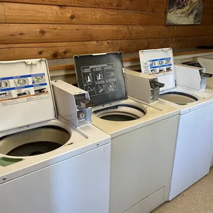 Lots of washers all in working condition $2/load