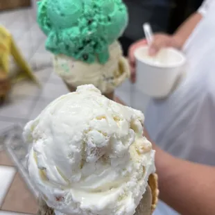 Mac nut &amp; Kona coffee ice cream / mint chocolate chip &amp; cookie dough ice cream