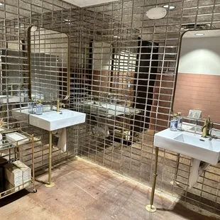 Dollys ladies restroom