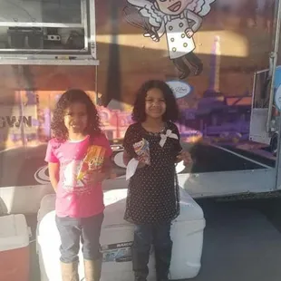 They love there cheese burgers &amp; snack