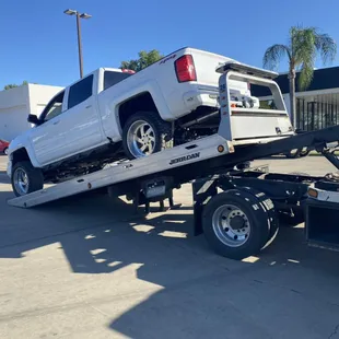 #flatbedtowing #towinginmerced #towingservicenearme