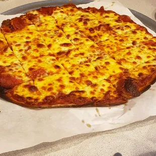 Medium thin crust pepperoni pizza