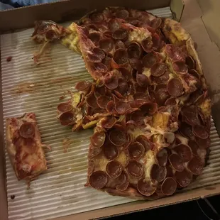 Large Pepperoni Pizza
