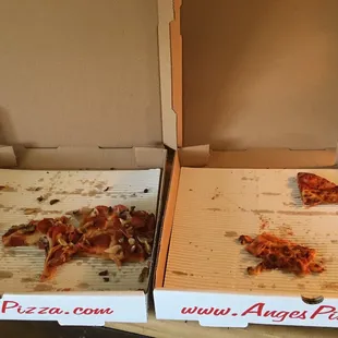 This is what's left of our cheese and our pepperoni and double cheese pizzas. Yum! Yum!
