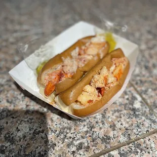 One hot one cold. Looks the same !!