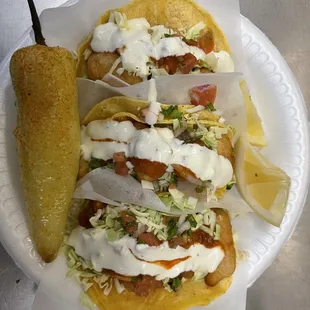 Tacos de pescado y camaron