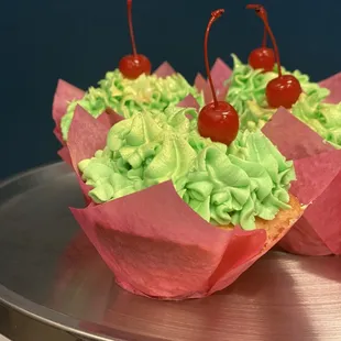 Piña colada cupcakes