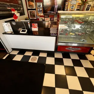sushi and sashimi, interior
