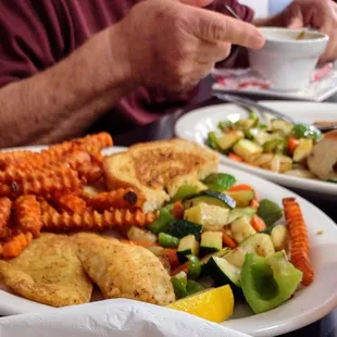 fish, fries/veg