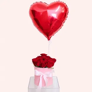 Send roses to El Paso with Angie's Floral Designs.