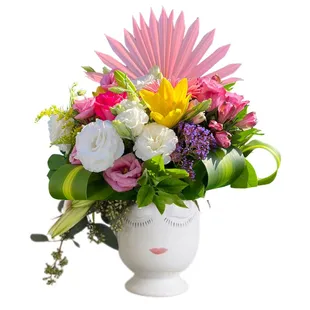 Send gorgeous and stunning flowers to those who matter most with El Paso's best flower delivery. Show now!