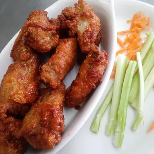 chicken wings and fried chicken, fried chicken wings, food, bbq chicken, chicken wings, poultry, bbq wings, fried chicken, chicken