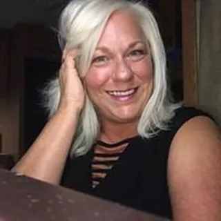 Kim M.