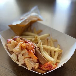 Warm lobster roll ($9.99)