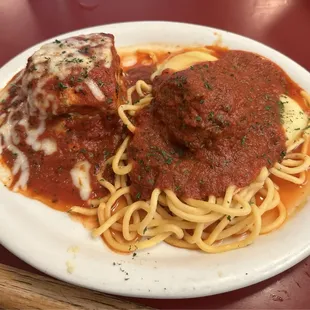 Lasagna, ravioli, spaghetti w meatball