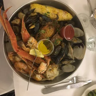 Steamed Seafood Bucket