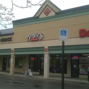 the outside of the restaurant