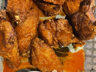 Riverfront Pizza & Sports Bar