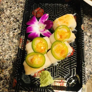 White moon sushi roll. Very very tasty... good quality!