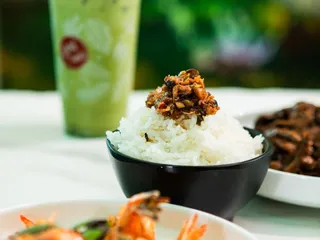 Tee Nee Thai Cuisine