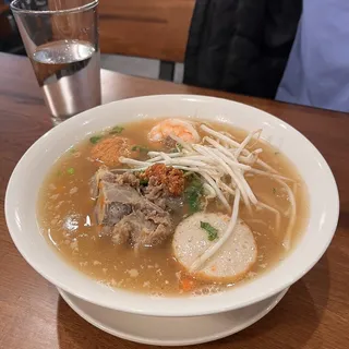 Phnom Penh Egg Noodle Soup