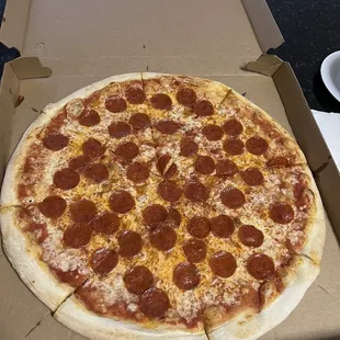 Large Pepperoni Pizza