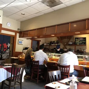 Sushi bar and restaurant layout.