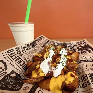 fries with cheese and sour cream