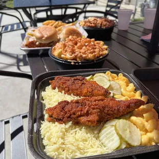 food, chicken wings and fried chicken