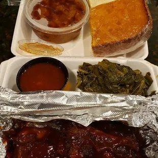 Spare rib platter with cornbread