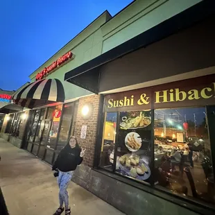 the outside of a restaurant