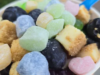 Blitzer's! Premium Frozen Yogurt