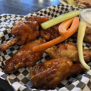 poultry, chicken wings and fried chicken, bbq wings, fried chicken, food, chicken wings, fried chicken wings, chicken, bbq chicken