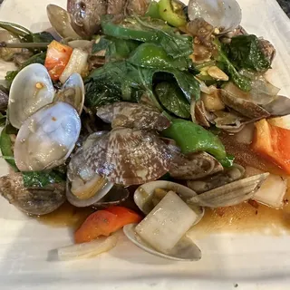 14. Ngheu Xao Sa Ot - Fresh Clams Stir Fried w/ Lemongrass and Hot Chili