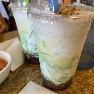 209. Che 3 Mau Anh Hong - Three Colors Jello w/ Coconut Milk & Peanuts