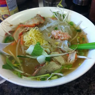 59. Hu Tieu Mi Hai San - Seafood Rice Noodles & Egg Noodles